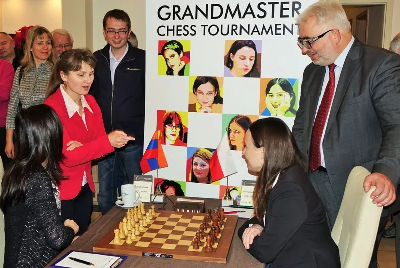 Szachistki rozpoczęły zmagania w sercu Wrocławia