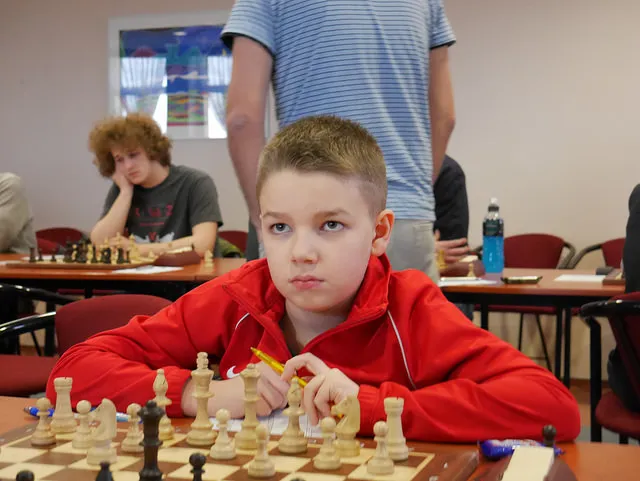 OOM do lat 12 i 14: remis Maćka w meczu na szczycie