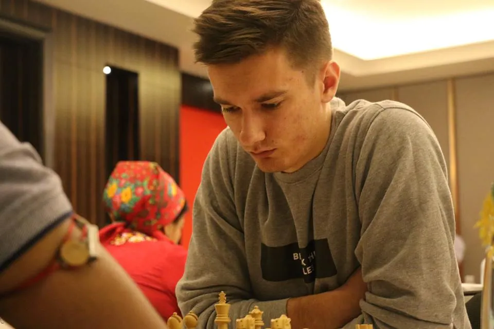 Abu Dhabi: po 4 rundach