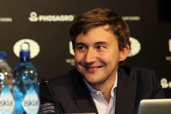 VIII partia - Karjakin przełamuje Carlsena!