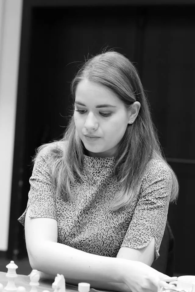 Alina Kashlinskaya @FB/alina.kashlinskaya/photos