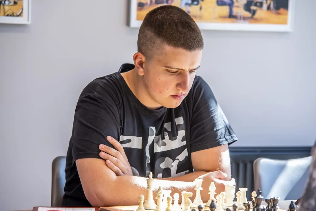 Dytman triumfuje w turnieju kołowym