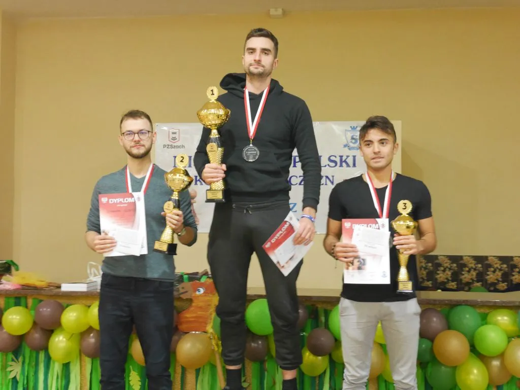 OSKAR WIECZOREK Z AWANSEM!