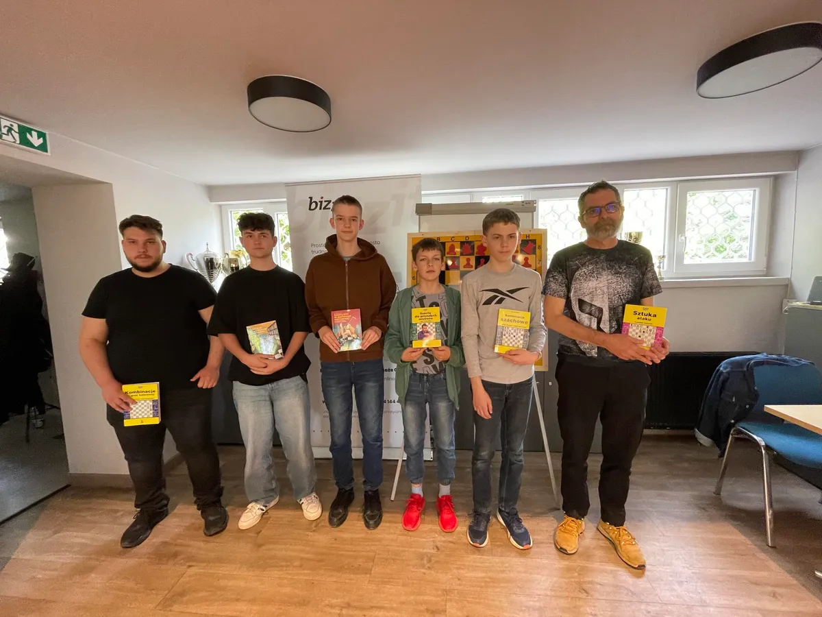 KWIETNIOWY DRUGI KROK ZAGRANY