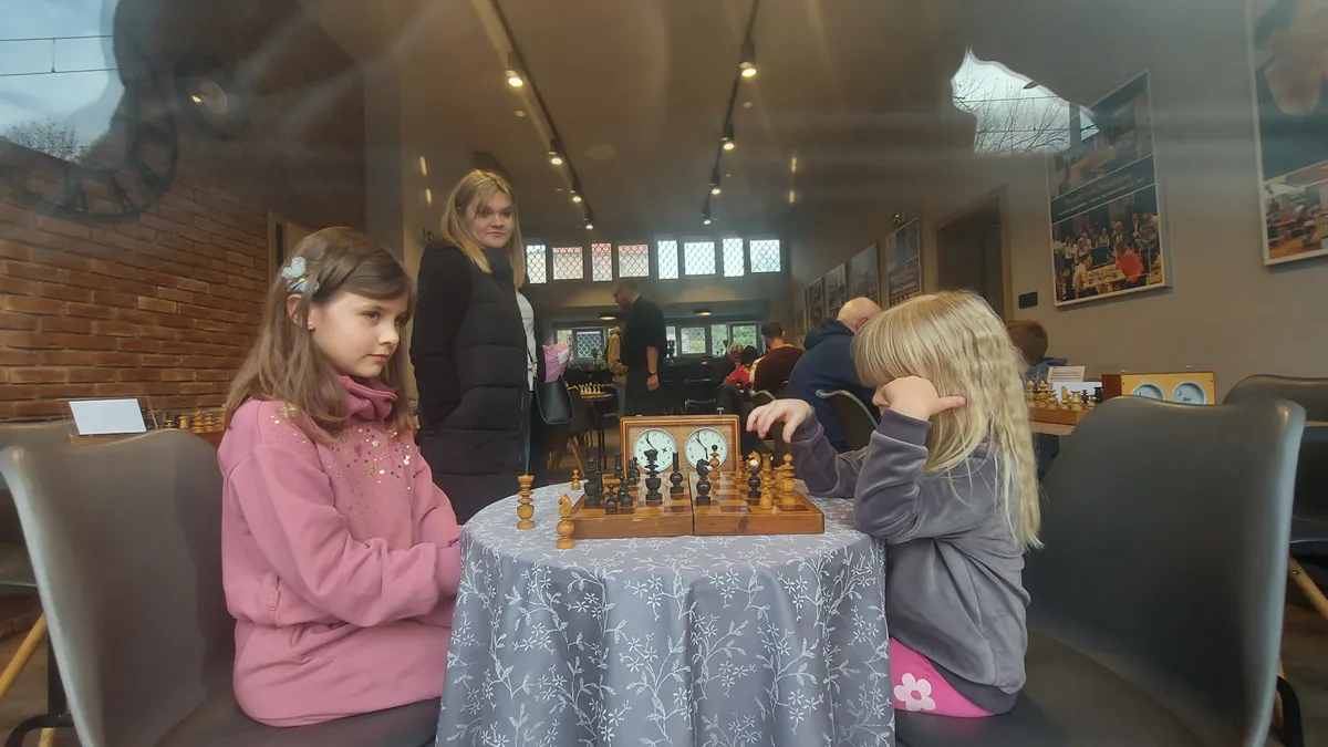 Szachowa podróż w czasie – wystawa i turniej na zabytkowych kompletach szachów w Polonia Wrocław